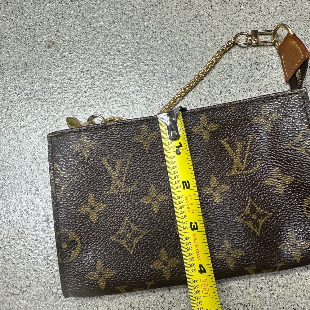 Louis Vuitton pochette with coa - Picture 8 of 9